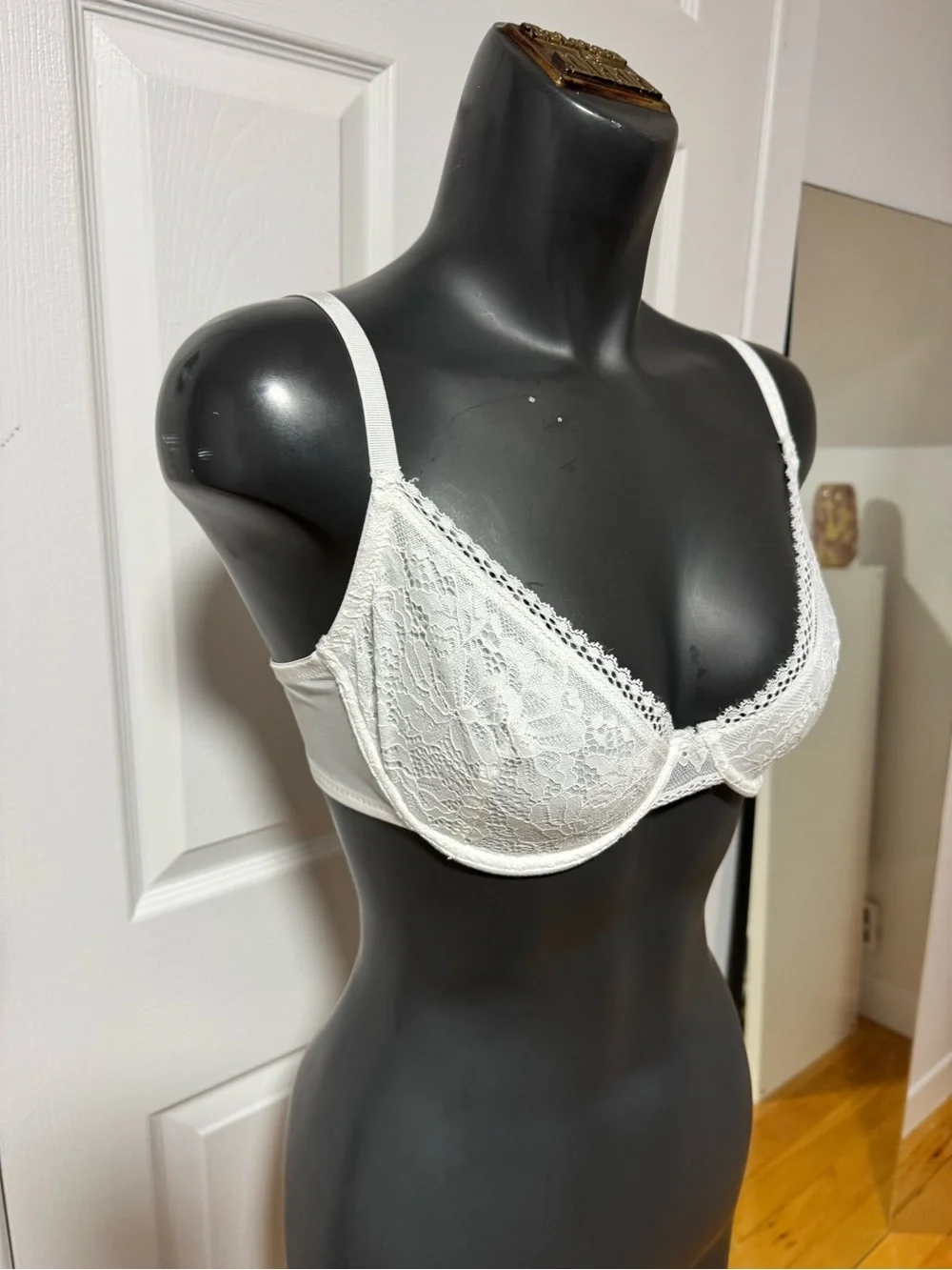 bra - Picture 2 of 4